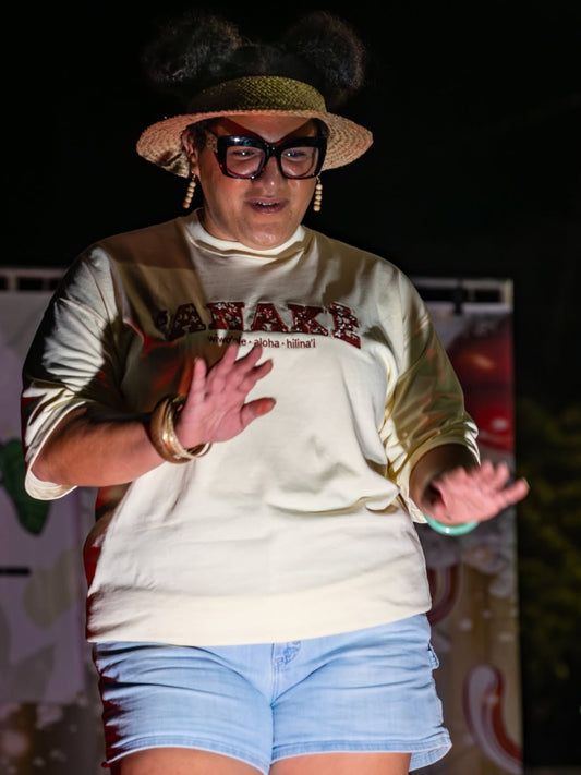 Embroidered Pua Kukui 'anakē oversized tee in cream with kukui flower embroidery